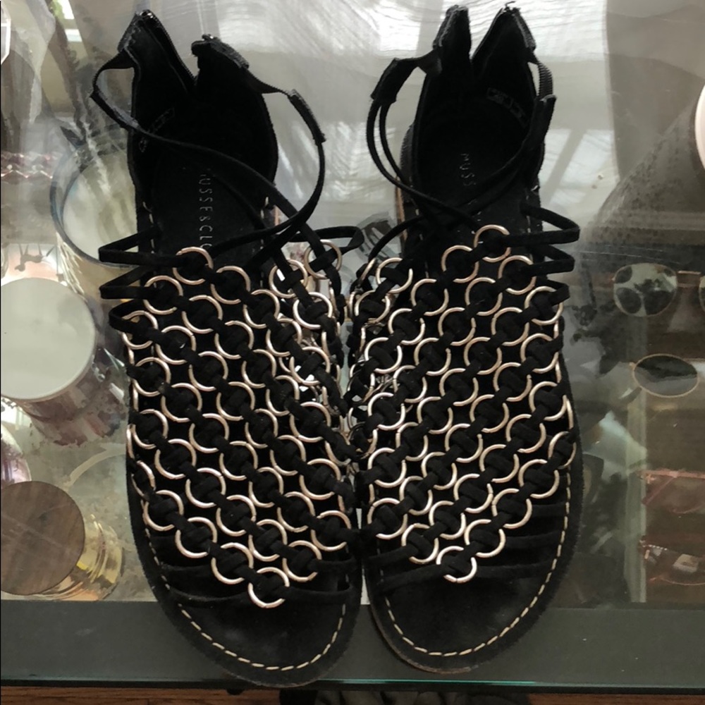 Muse and cloud sandals